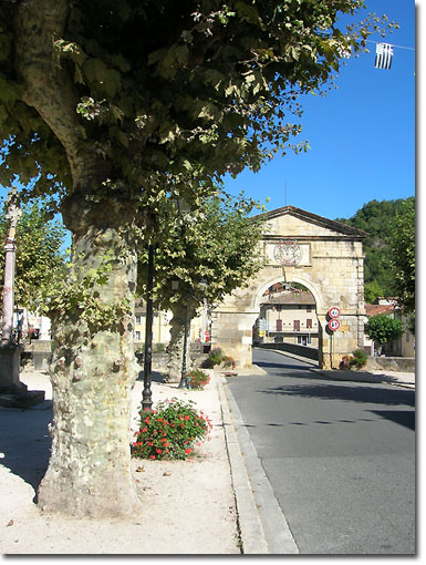 La Porte du Pont Saint Martory.  Photo copyright 2011-2012 Cold Spring Press. All rights reserved.