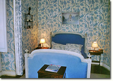 Chambre Bleue.  Photo copyrighted M/M de Noblet.  All rights reserved.
