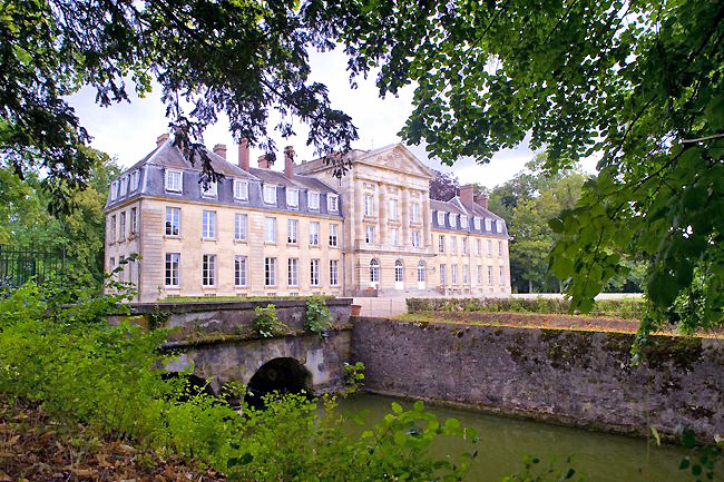 Château de Courtomer.  E. Bonner.  All rights reserved.