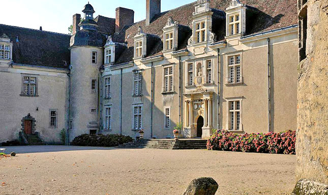 Château du Fraisse.  Copyright Marquis de Monstiers de Mérinville.  All rights reserved.