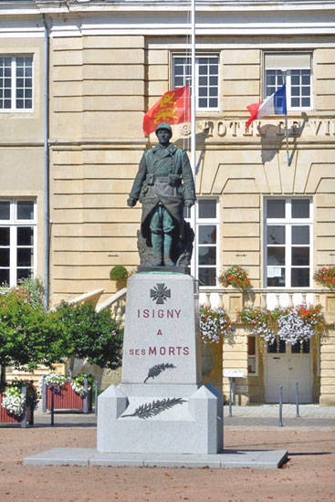 Memorial at Hôtel de Ville, Isigny-sur-Mer.  Copyright Cold Spring Press. All rights reserved.