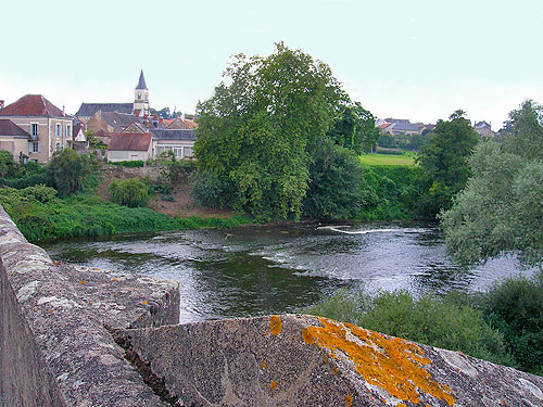 Lsigny-sur-Creuse. Copyright Cold Spring Press. All Rights Reserved.