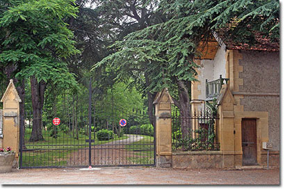 Chteau de Saint Martory entrance gate