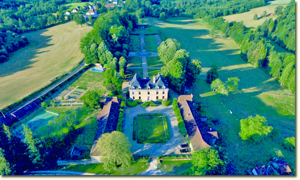 Aerial view of Château de La Meynardie