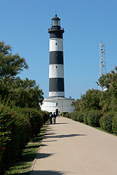 le Phare de Chassiron, courtesy Saint-Denis d'Olron web site.  All rights reserved.