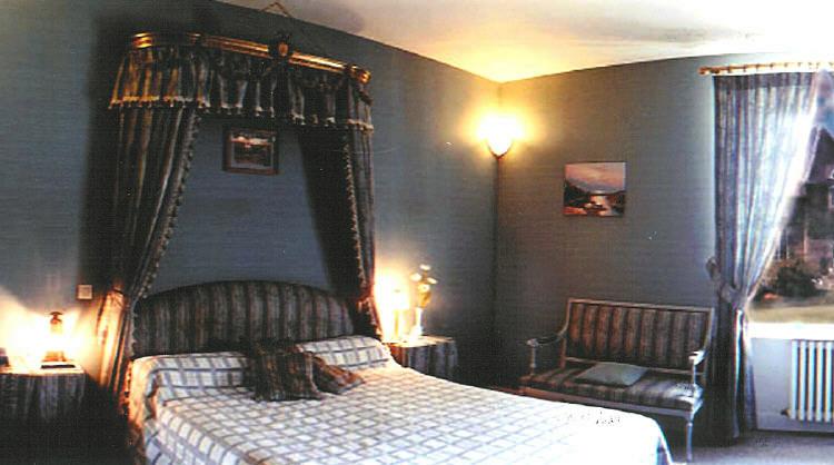Guest Room at Chteau de la Roque